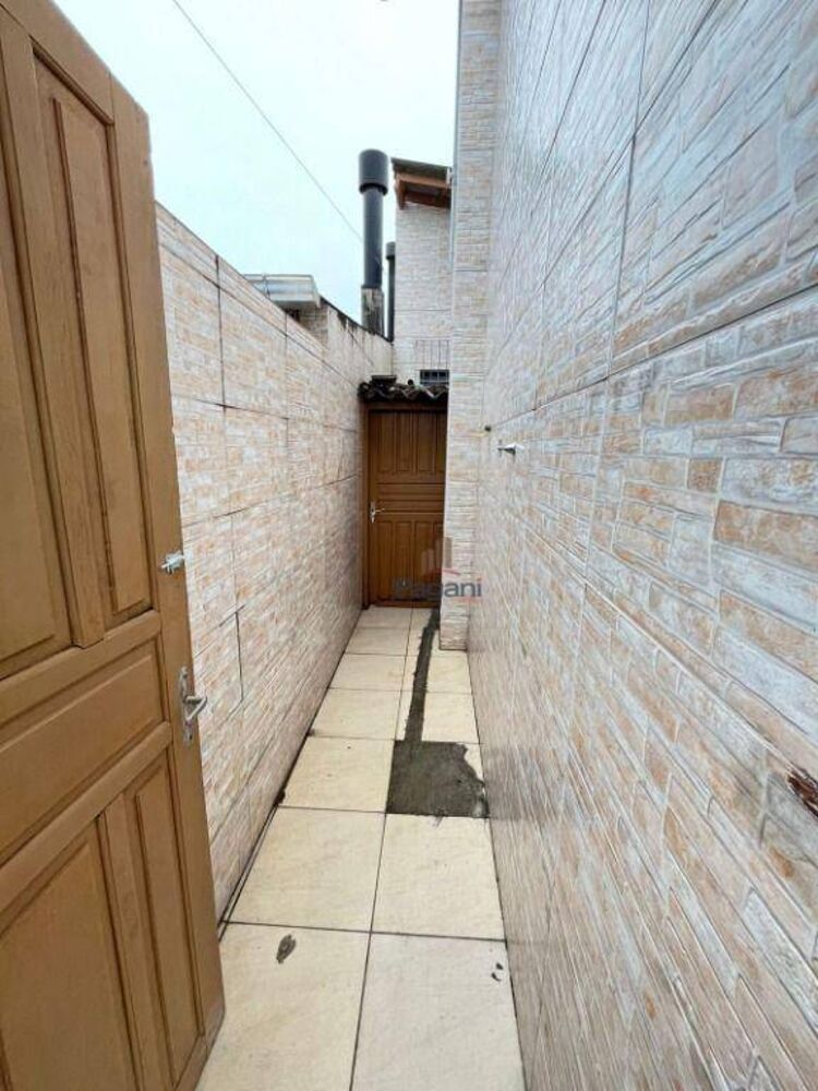 Casa à venda com 3 quartos, 200m² - Foto 2