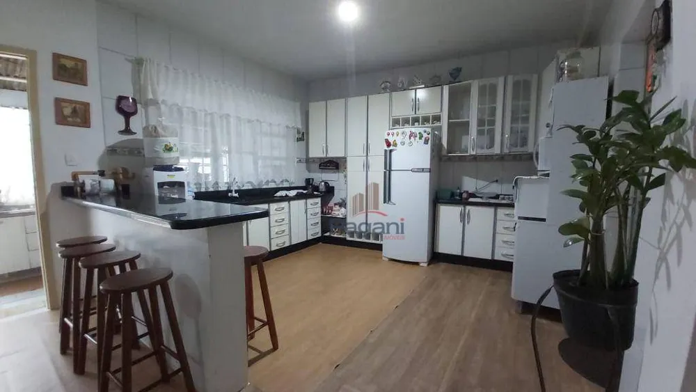 Casa, 4 quartos, 180 m² - Foto 8