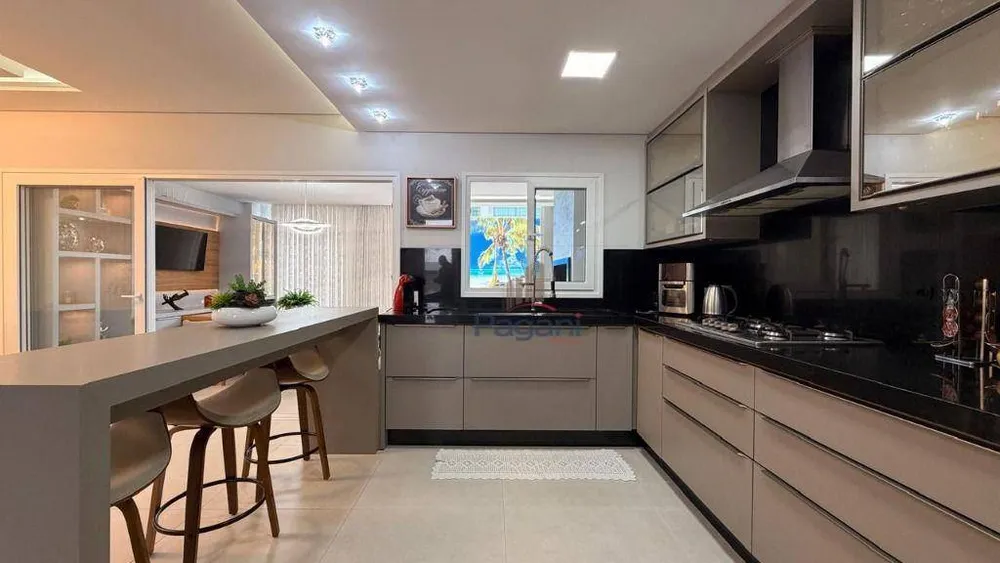 Casa, 3 quartos, 265 m² - Foto 8