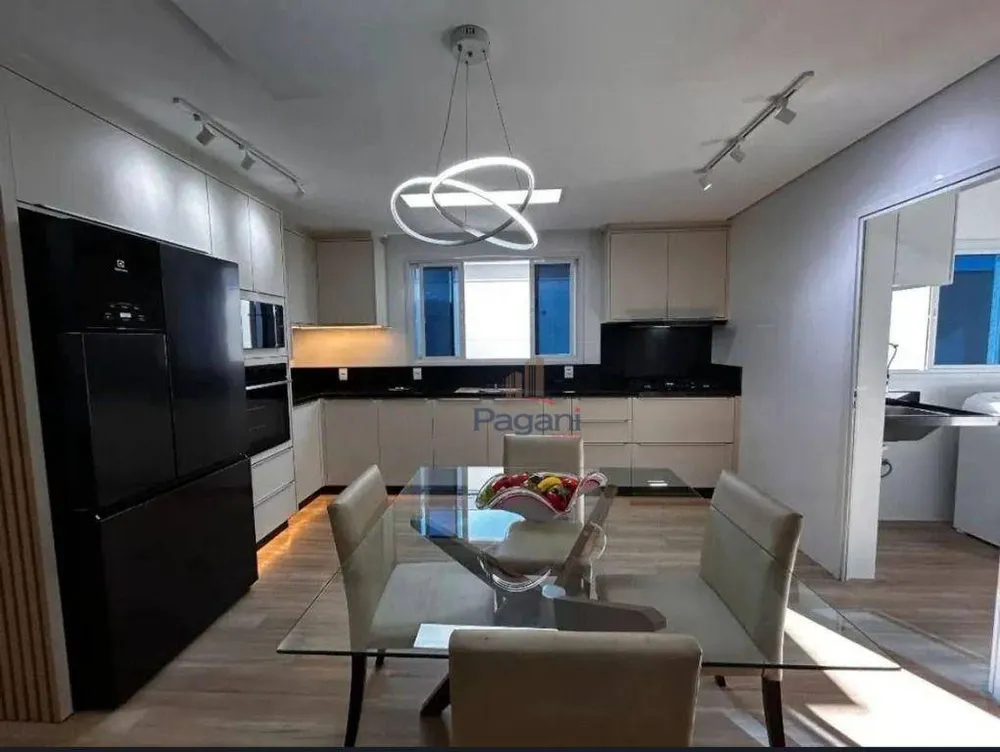 Casa, 3 quartos, 197 m² - Foto 1