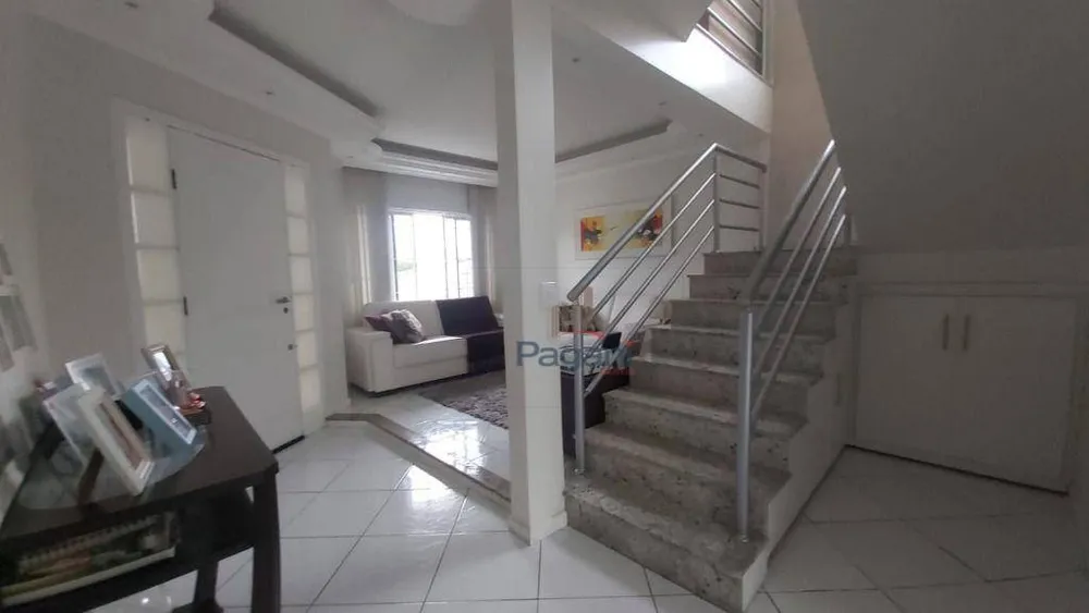 Casa, 3 quartos, 209 m² - Foto 4