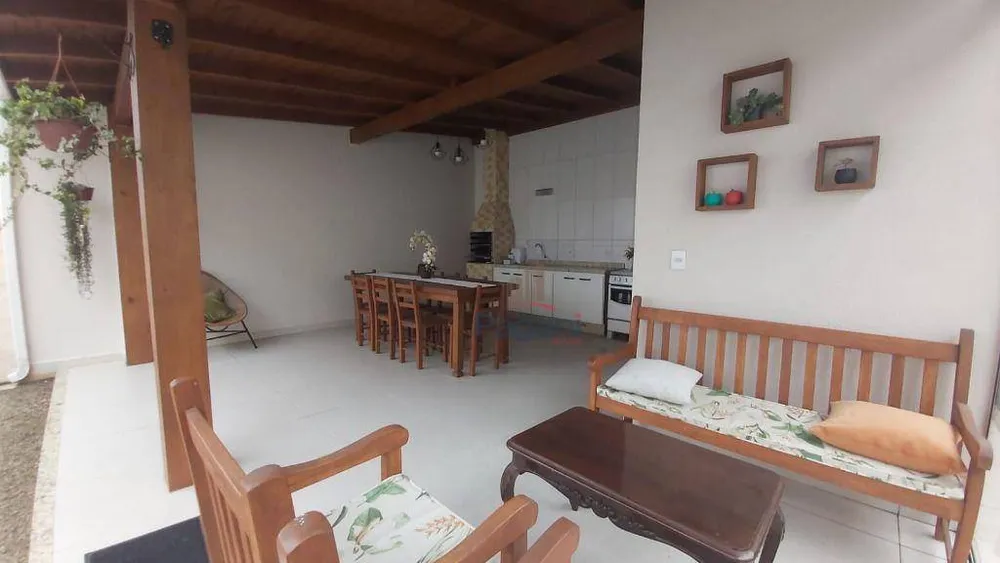Casa, 3 quartos, 209 m² - Foto 1