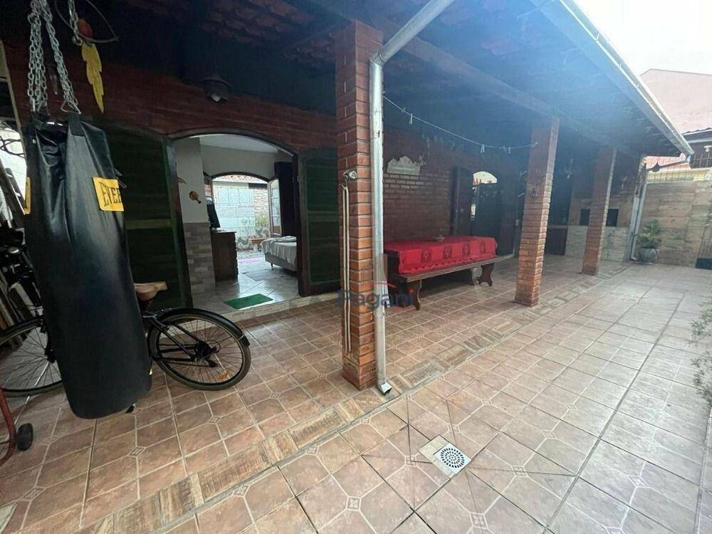 Casa à venda com 4 quartos, 273m² - Foto 3