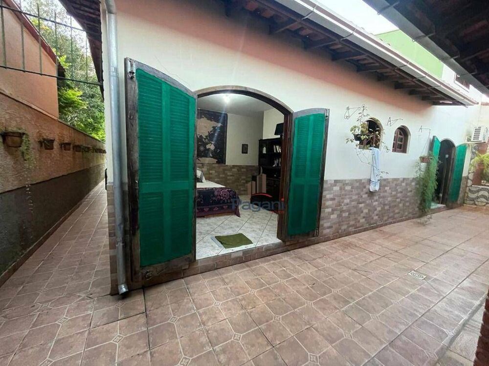 Casa à venda com 4 quartos, 273m² - Foto 4