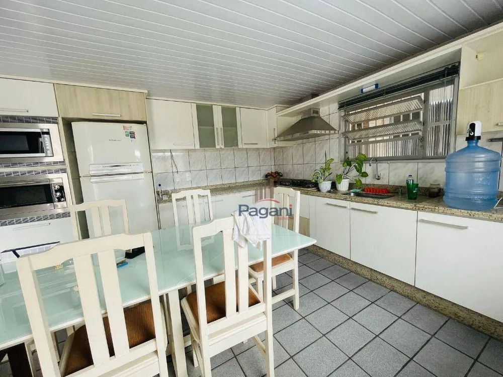 Casa, 3 quartos, 250 m² - Foto 4