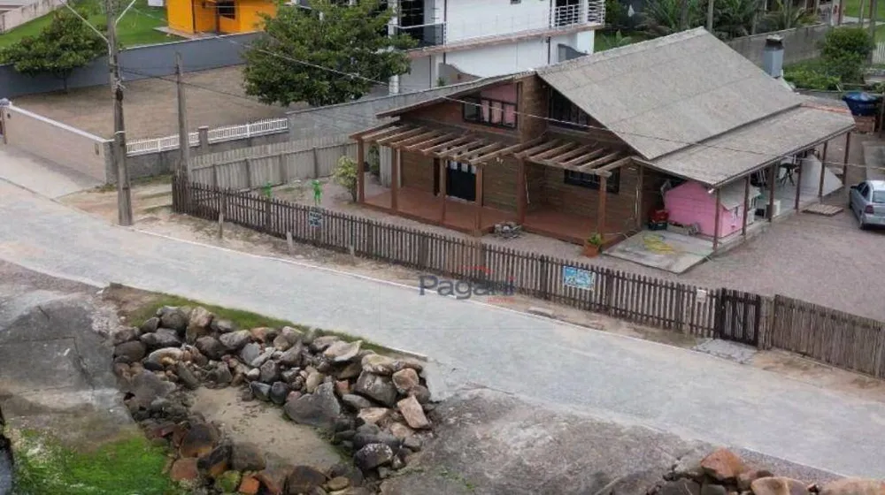Casa, 4 quartos, 190 m² - Foto 1