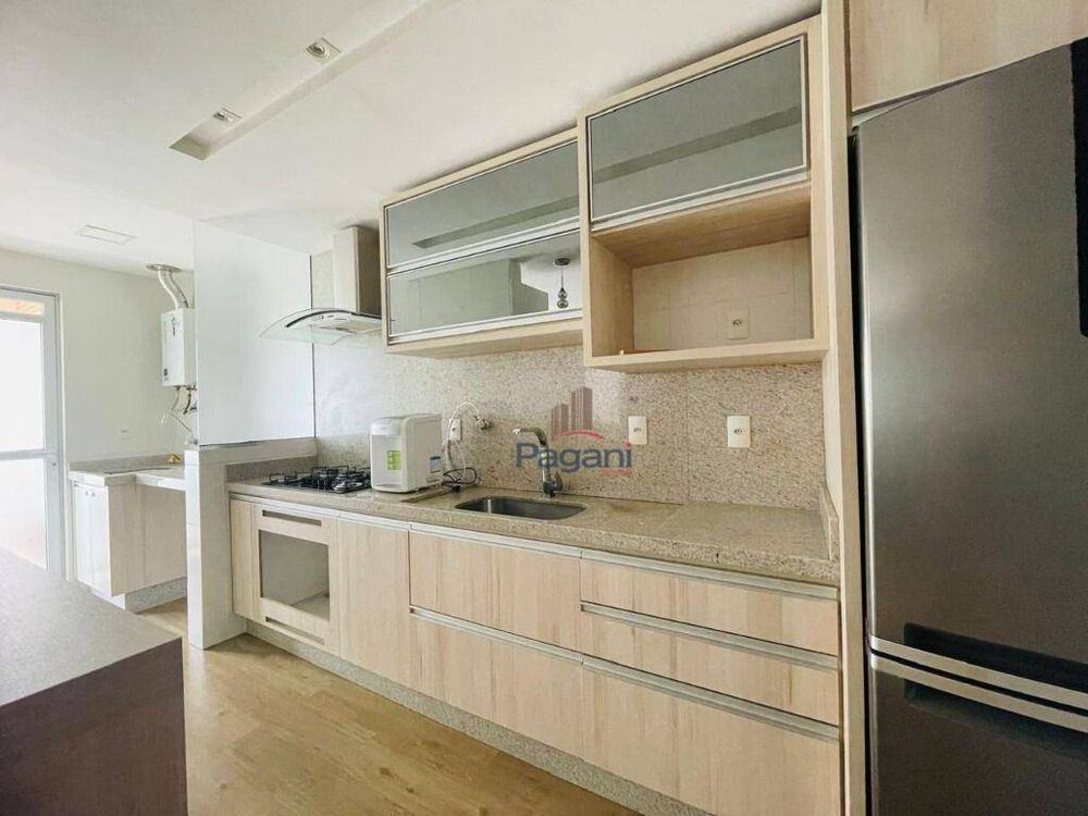 Apartamento à venda com 2 quartos, 72m² - Foto 3