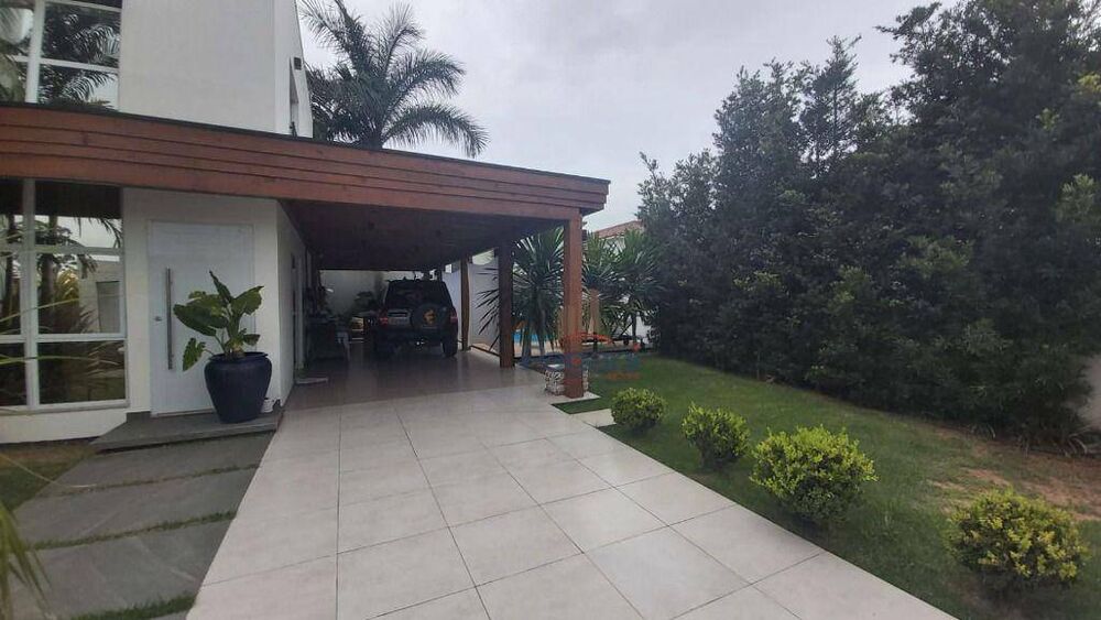 Casa, 5 quartos, 269 m² - Foto 1