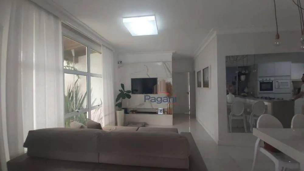 Casa, 5 quartos, 269 m² - Foto 4