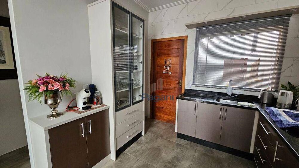 Casa à venda e aluguel com 3 quartos, 92m² - Foto 4