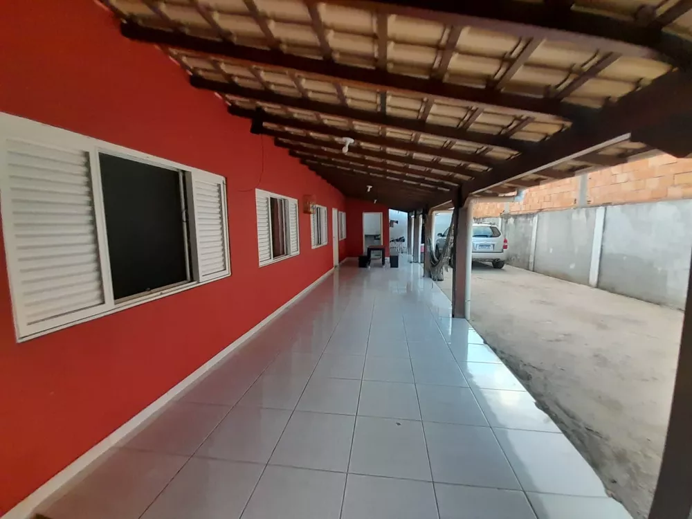 Casa à venda com 3 quartos, 320m² - Foto 1