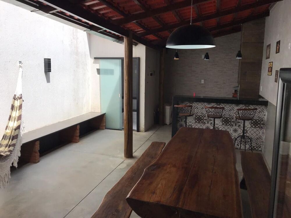 Casa, 2 quartos, 200 m² - Foto 1