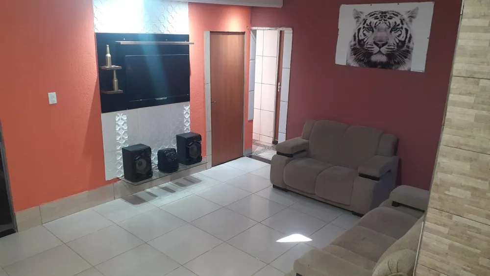 Casa, 2 quartos, 200 m² - Foto 1
