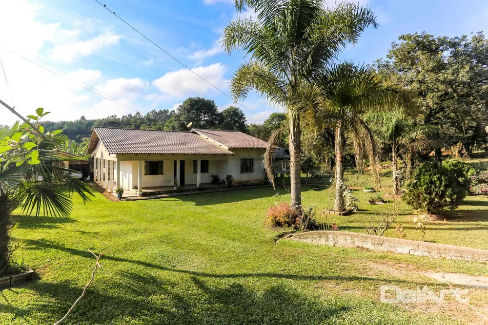 Chácara à venda com 3 quartos, 150m² - Foto 2