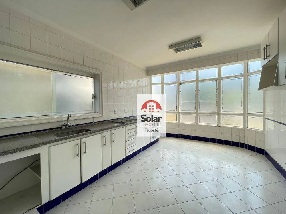 Casa, 3 quartos, 250 m² - Foto 4