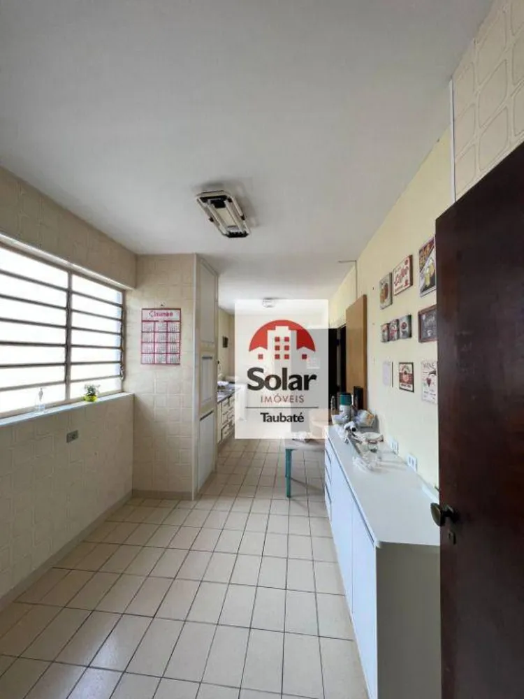 Casa, 5 quartos, 265 m² - Foto 4