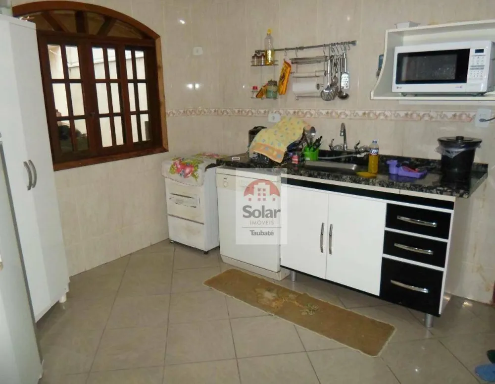 Casa, 3 quartos, 241 m² - Foto 3