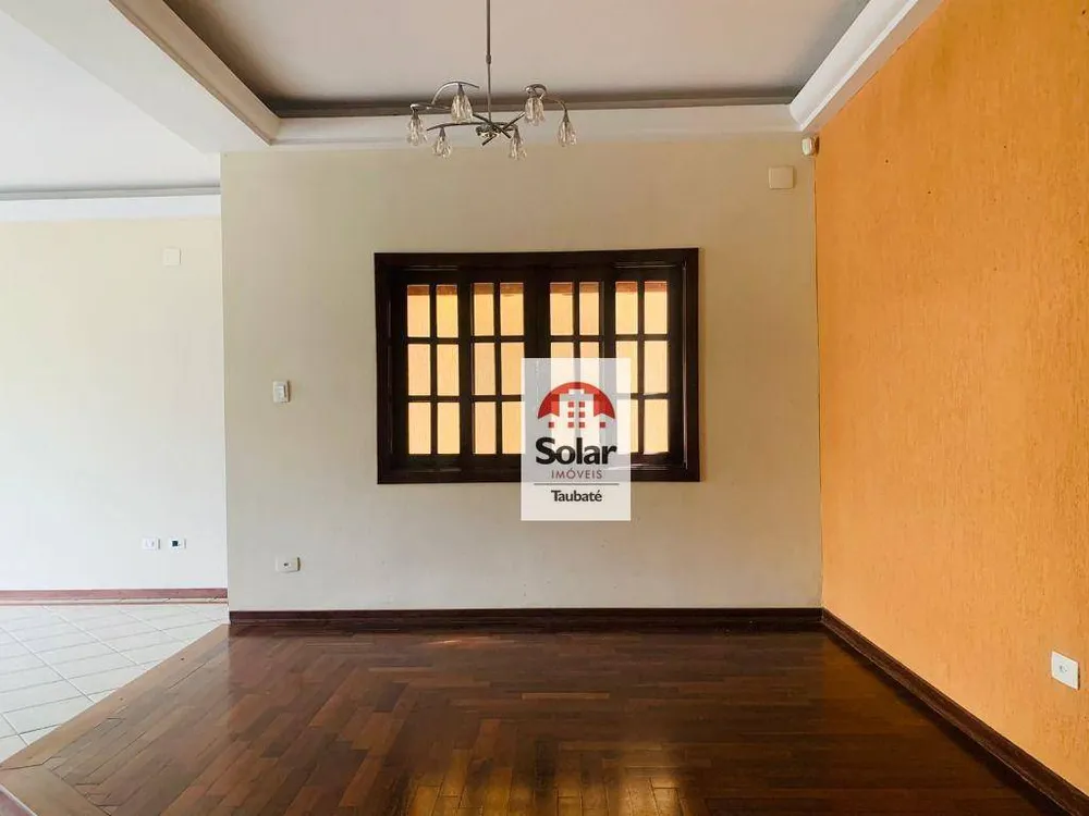 Casa, 3 quartos, 224 m² - Foto 2