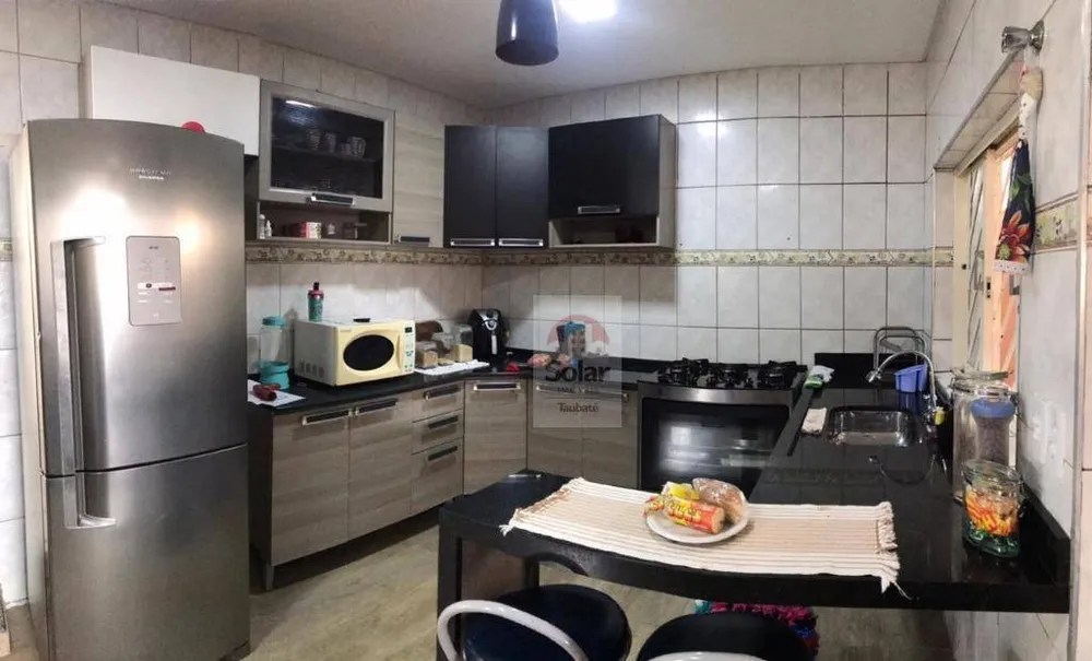 Casa, 4 quartos, 210 m² - Foto 2