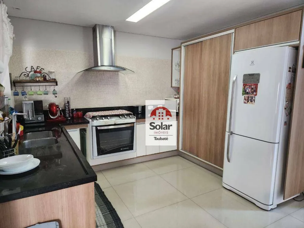 Casa, 3 quartos, 210 m² - Foto 4