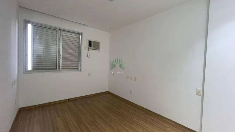 Cobertura, 3 quartos, 213 m² - Foto 2