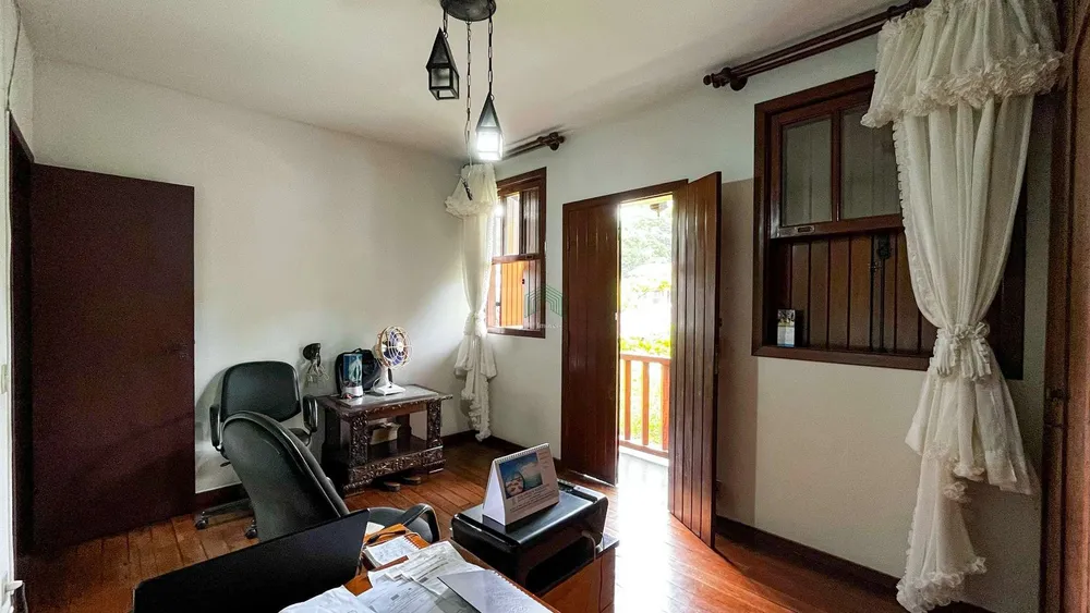 Casa, 4 quartos, 350 m² - Foto 1