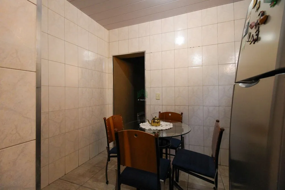 Casa, 4 quartos, 187 m² - Foto 2