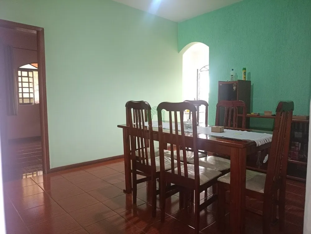 Casa, 5 quartos, 244 m² - Foto 1