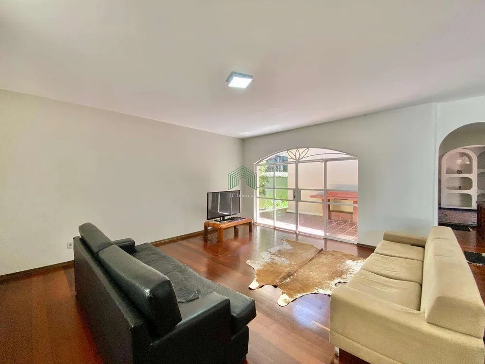 Casa, 4 quartos, 312 m² - Foto 1