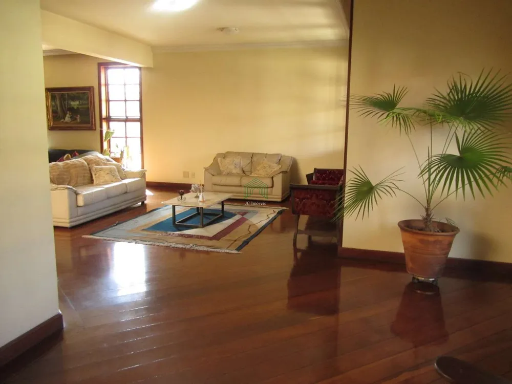 Casa, 3 quartos, 354 m² - Foto 1