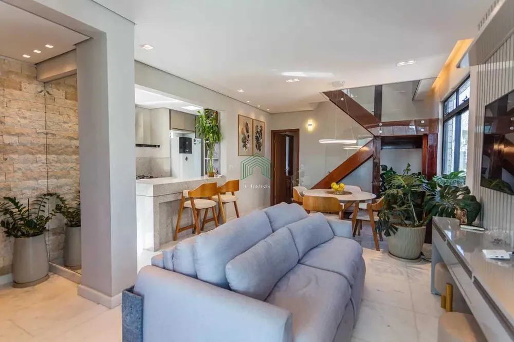 Cobertura, 3 quartos, 210 m² - Foto 1