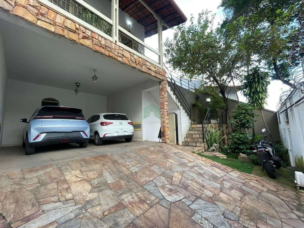 Casa, 5 quartos, 325 m² - Foto 2