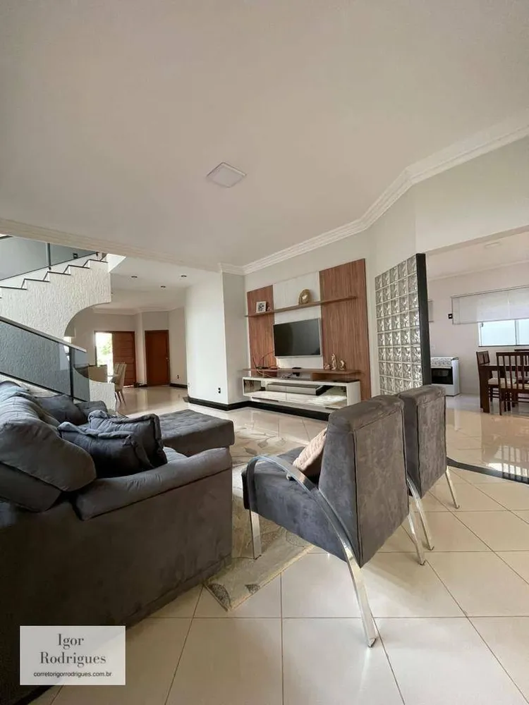 Sobrado, 3 quartos, 383 m² - Foto 2