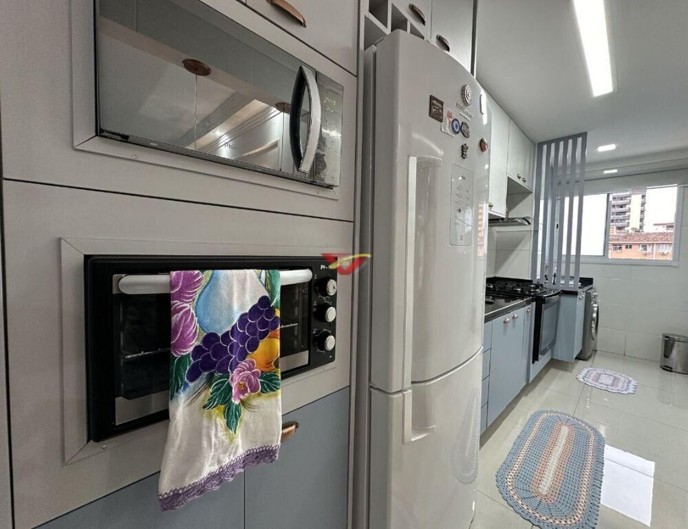Apartamento à venda com 2 quartos, 75m² - Foto 6
