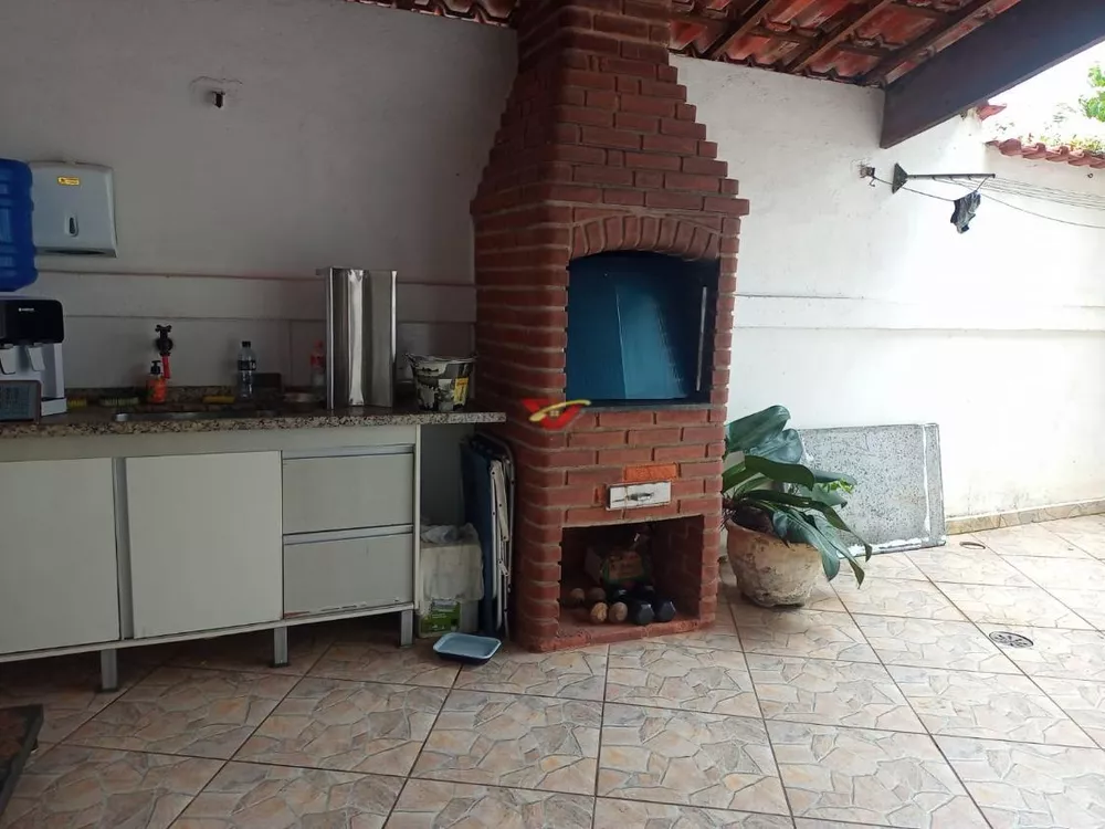 Casa, 4 quartos, 144 m² - Foto 1