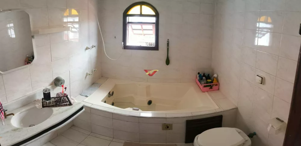 Casa, 4 quartos, 134 m² - Foto 1