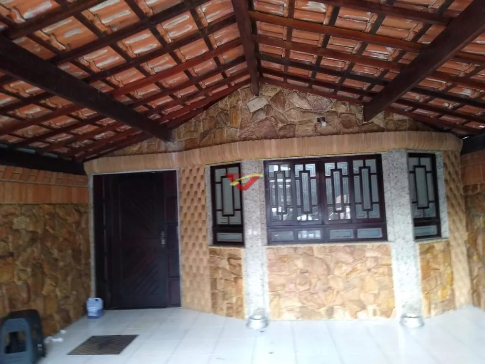 Casa à venda com 2 quartos, 150m² - Foto 2