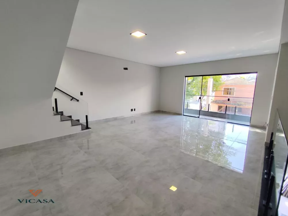 Casa, 4 quartos, 290 m² - Foto 1