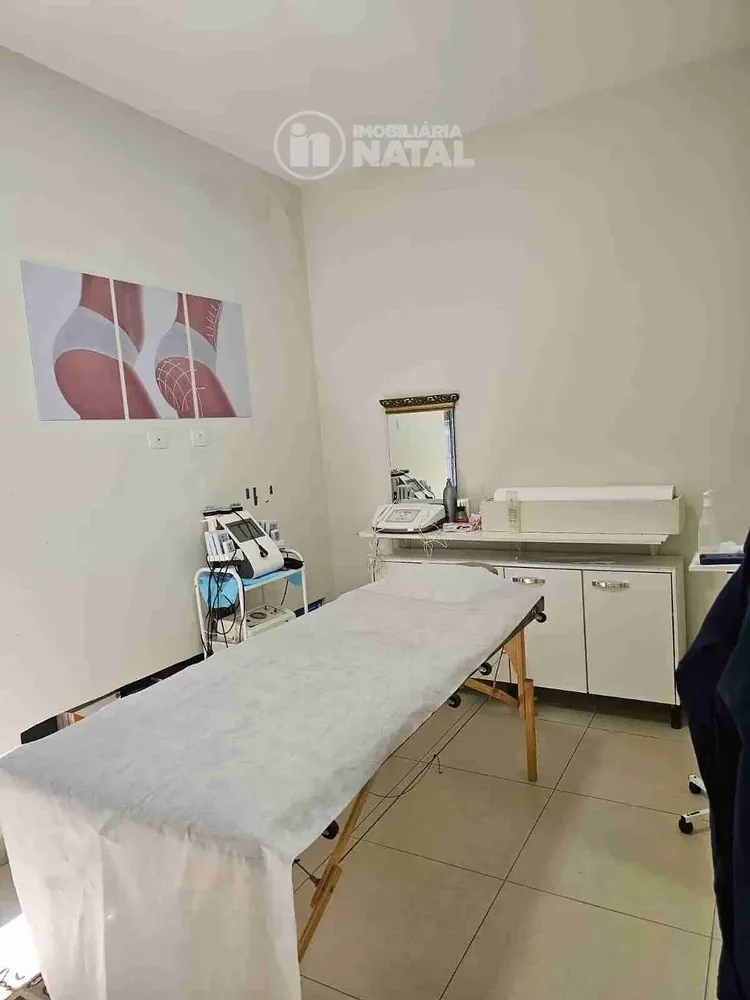 Casa, 4 quartos, 240 m² - Foto 2