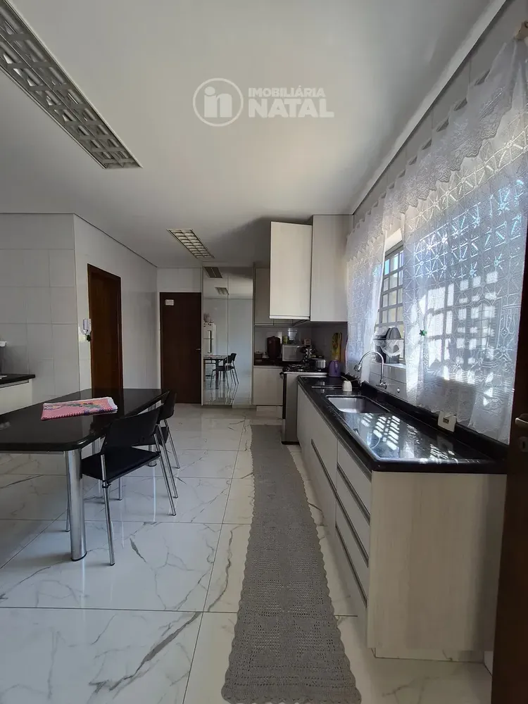 Casa, 5 quartos, 280 m² - Foto 6