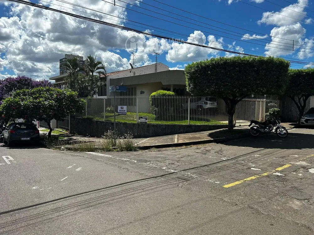Casa, 1 quarto, 210 m² - Foto 1