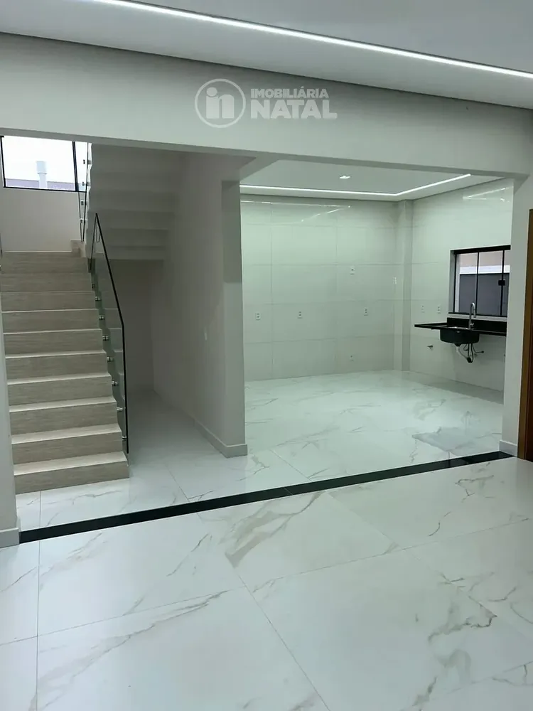 Casa, 3 quartos, 230 m² - Foto 2
