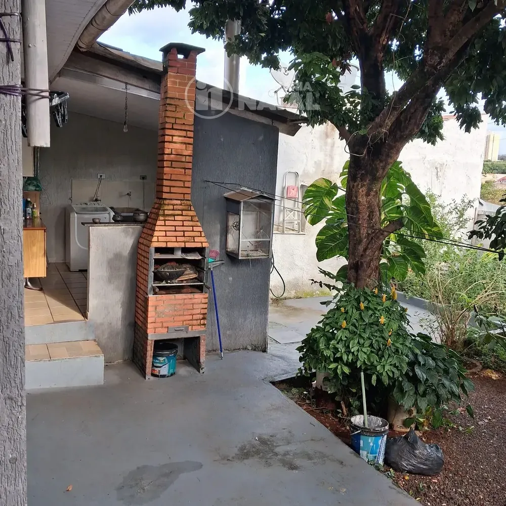 Casa, 5 quartos, 211 m² - Foto 2