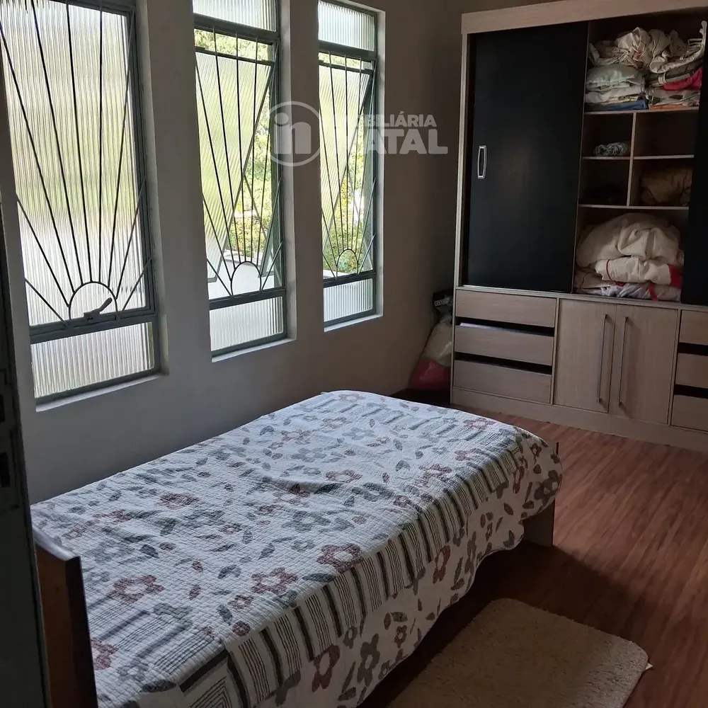 Casa, 5 quartos, 211 m² - Foto 1