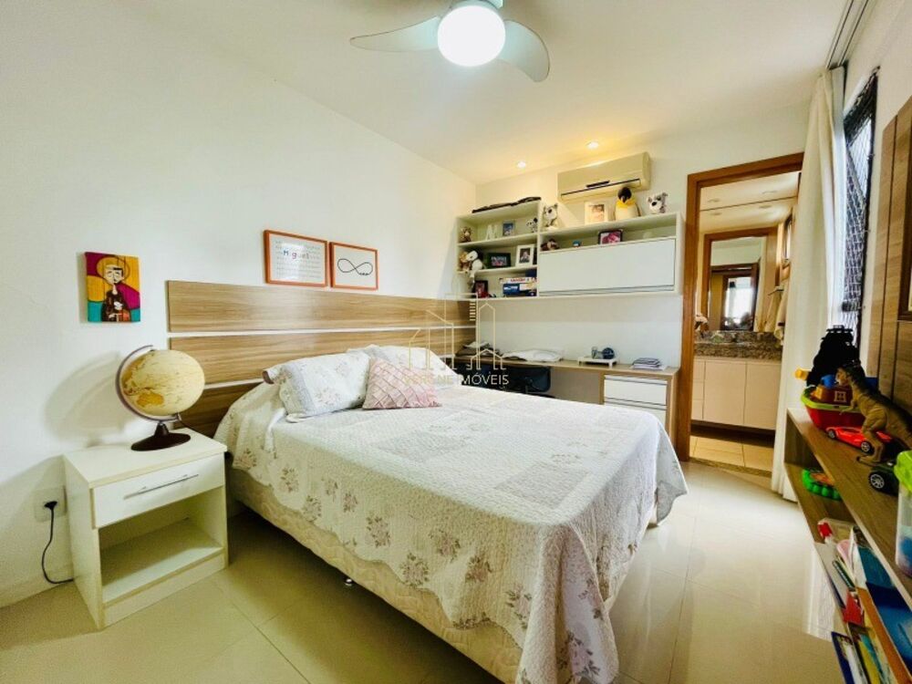 Apartamento à venda com 3 quartos, 137m² - Foto 4