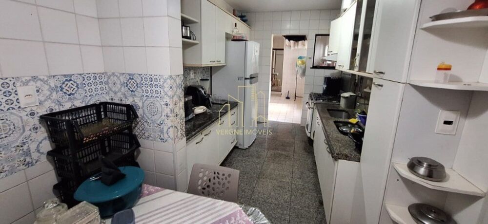 Apartamento à venda com 4 quartos, 240m² - Foto 7