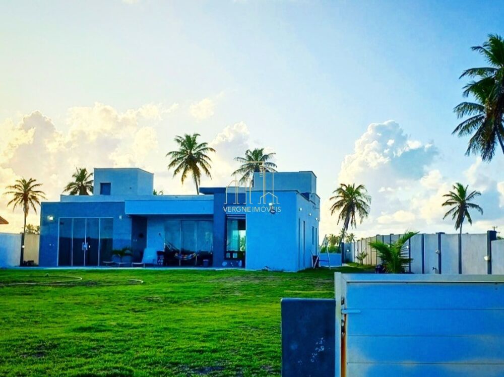 Casa de Condomínio à venda com 4 quartos, 220m² - Foto 1