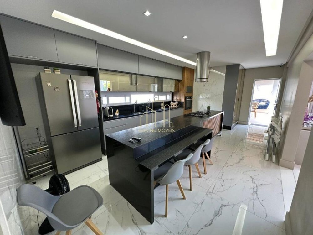 Casa à venda com 4 quartos, 549m² - Foto 4