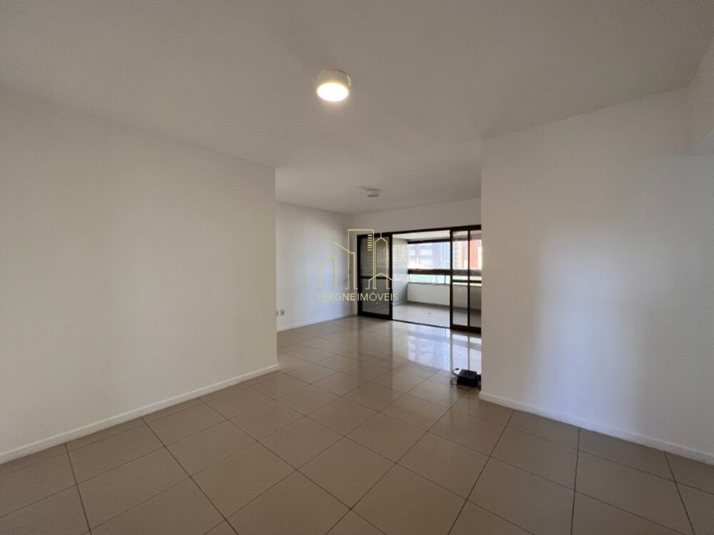 Apartamento para alugar com 4 quartos, 156m² - Foto 1