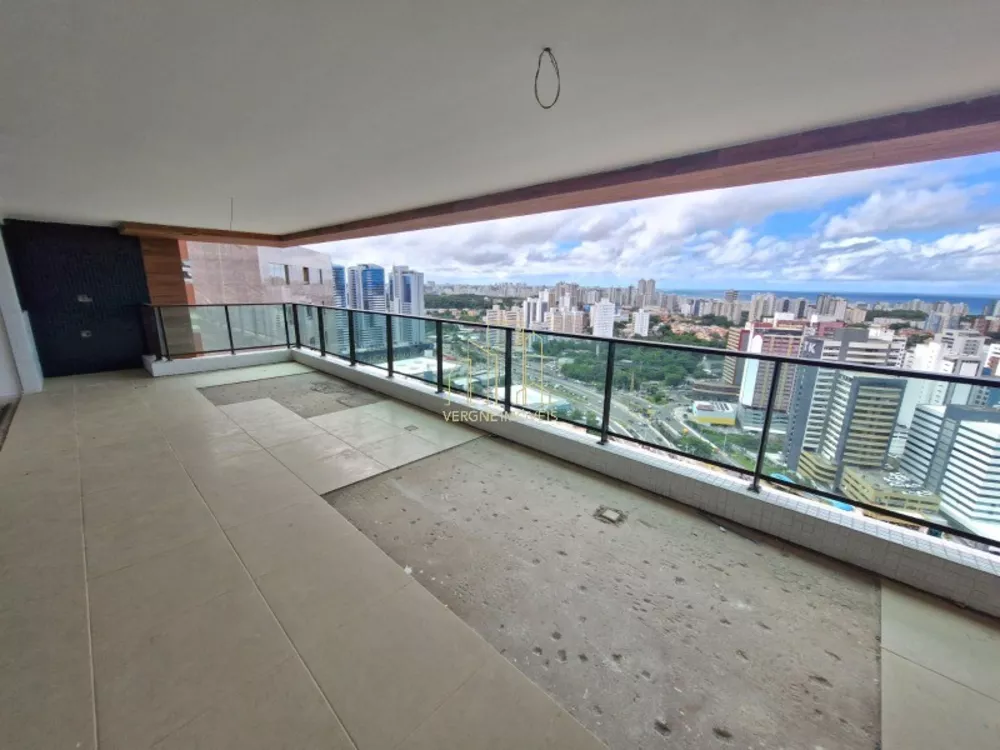 Apartamento à venda com 4 quartos, 210m² - Foto 2